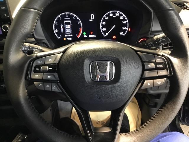 ＷＲ－Ｖ Ｚ＋ブラックスタイル　禁煙車　メモリーナビ　フルセグ　リアカメラ　ＥＴＣ　ドラレコ　Ｐセンサー　スマキー　ＬＥＤヘッドランプ　サイドエアバッグ　クルーズコントロール　ＵＳＢ　整備記録簿　盗難防止システム　オートエアコン（3枚目）