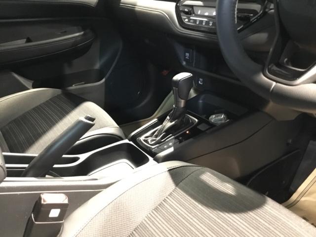 ＷＲ－Ｖ Ｚ＋ブラックスタイル　禁煙車　メモリーナビ　フルセグ　リアカメラ　ＥＴＣ　ドラレコ　Ｐセンサー　スマキー　ＬＥＤヘッドランプ　サイドエアバッグ　クルーズコントロール　ＵＳＢ　整備記録簿　盗難防止システム　オートエアコン（18枚目）