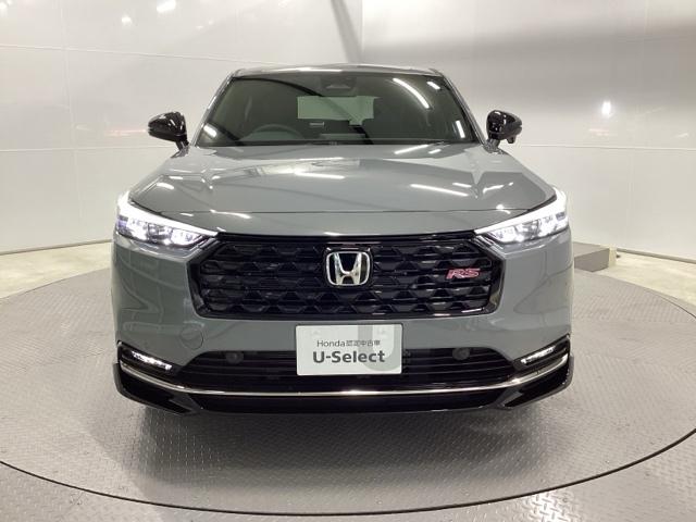 ヴェゼル ｅ：ＨＥＶＲＳ　リアカメラ　電動リアゲート　ＥＴＣ　ＬＥＤヘッドランプ　オートエアコン　パーキングセンサー　誤発進抑制機能　Ｂカメラ　オートマチックハイビーム　ＵＳＢ　スマートキー　フルセグ　パワーテールゲート（6枚目）