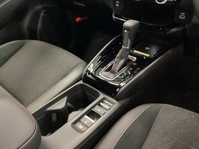 ヴェゼル ｅ：ＨＥＶＲＳ　リアカメラ　電動リアゲート　ＥＴＣ　ＬＥＤヘッドランプ　オートエアコン　パーキングセンサー　誤発進抑制機能　Ｂカメラ　オートマチックハイビーム　ＵＳＢ　スマートキー　フルセグ　パワーテールゲート（15枚目）