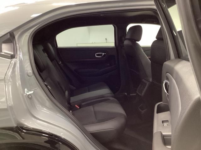 ヴェゼル ｅ：ＨＥＶＲＳ　リアカメラ　電動リアゲート　ＥＴＣ　ＬＥＤヘッドランプ　オートエアコン　パーキングセンサー　誤発進抑制機能　Ｂカメラ　オートマチックハイビーム　ＵＳＢ　スマートキー　フルセグ　パワーテールゲート（17枚目）