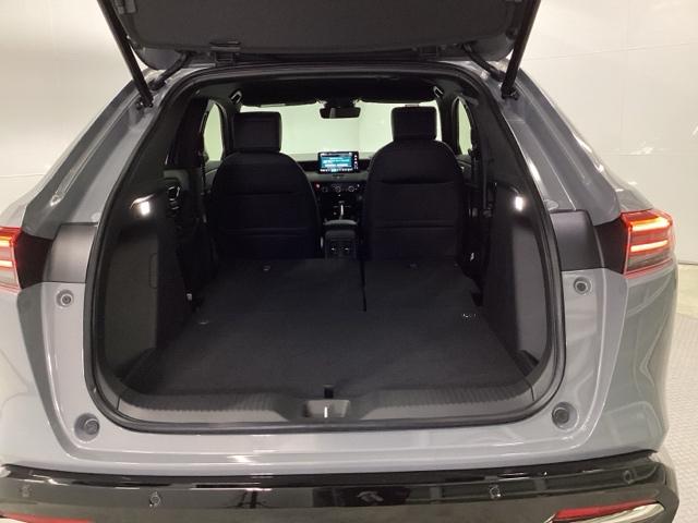 ヴェゼル ｅ：ＨＥＶＲＳ　リアカメラ　電動リアゲート　ＥＴＣ　ＬＥＤヘッドランプ　オートエアコン　パーキングセンサー　誤発進抑制機能　Ｂカメラ　オートマチックハイビーム　ＵＳＢ　スマートキー　フルセグ　パワーテールゲート（23枚目）