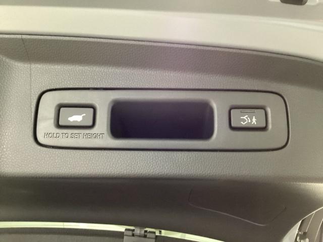 ヴェゼル ｅ：ＨＥＶＲＳ　リアカメラ　電動リアゲート　ＥＴＣ　ＬＥＤヘッドランプ　オートエアコン　パーキングセンサー　誤発進抑制機能　Ｂカメラ　オートマチックハイビーム　ＵＳＢ　スマートキー　フルセグ　パワーテールゲート（31枚目）