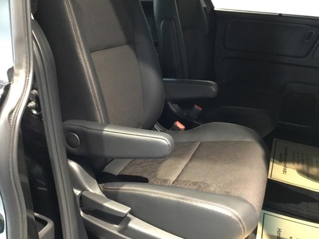 フリードハイブリッド ハイブリッド・クロスターホンダセンシング　両側電動スライドドア　ＥＴＣ　リアカメラ　追従式クルーズコントロール　後カメラ　盗難防止　スマートキー　ＶＳＡ　ＡＢＳ　エアバッグ　ＥＣＯモード　キーフリー　運転席助手席エアバッグ　カーテンエアバッグ（13枚目）