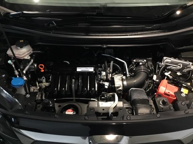 フリードハイブリッド ハイブリッド・クロスターホンダセンシング　両側電動スライドドア　ＥＴＣ　リアカメラ　追従式クルーズコントロール　後カメラ　盗難防止　スマートキー　ＶＳＡ　ＡＢＳ　エアバッグ　ＥＣＯモード　キーフリー　運転席助手席エアバッグ　カーテンエアバッグ（32枚目）