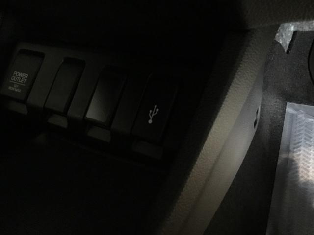 ヴェゼル Ｘ・ホンダセンシング　リアカメラ　ＥＴＣ　リアカメラ　ＵＳＢ入力　スマートキープッシュスタート　地デジＴＶ　ＬＥＤライト　サイドエアバック　アダプティブクルーズ　Ｗエアバッグ　セキュリティアラーム　オートエアコン　Ｒカメラ（23枚目）