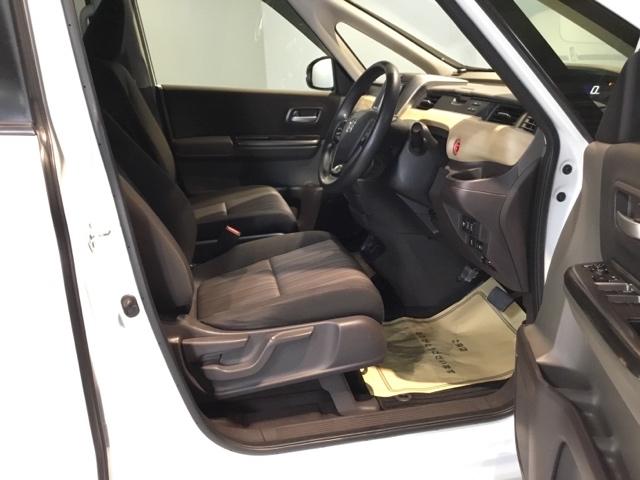 フリードハイブリッド ハイブリッド・Ｇホンダセンシング　リアカメラ　メモリーナビ　ＥＴＣ　Ｗエアバッグ　ミュージックプレイヤー接続可　記録簿付　クルコン　ＤＶＤ再生　Ｒカメ　ナビＴＶ　ＬＥＤライト　ＶＳＡ　地デジＴＶ　ＡＢＳ　アイスト　運転席エアバッグ（15枚目）