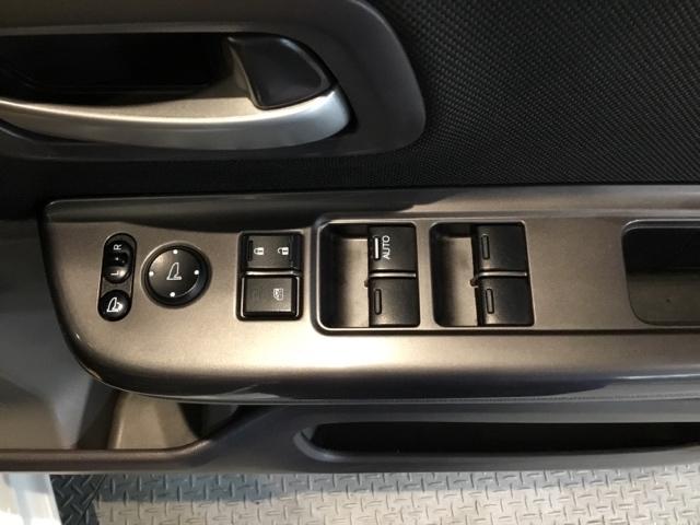 フリードハイブリッド ハイブリッド・Ｇホンダセンシング　リアカメラ　メモリーナビ　ＥＴＣ　Ｗエアバッグ　ミュージックプレイヤー接続可　記録簿付　クルコン　ＤＶＤ再生　Ｒカメ　ナビＴＶ　ＬＥＤライト　ＶＳＡ　地デジＴＶ　ＡＢＳ　アイスト　運転席エアバッグ（17枚目）