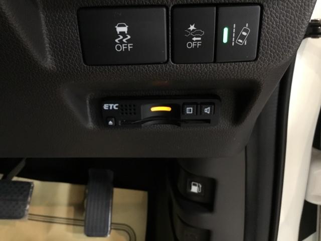 フリードハイブリッド ハイブリッド・Ｇホンダセンシング　リアカメラ　メモリーナビ　ＥＴＣ　Ｗエアバッグ　ミュージックプレイヤー接続可　記録簿付　クルコン　ＤＶＤ再生　Ｒカメ　ナビＴＶ　ＬＥＤライト　ＶＳＡ　地デジＴＶ　ＡＢＳ　アイスト　運転席エアバッグ（27枚目）