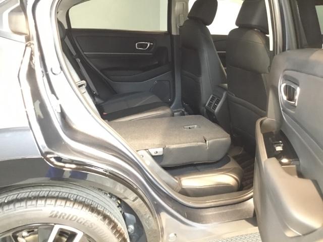 ヴェゼル ｅ：ＨＥＶＺ　メモリーナビ　ドラレコ　ＥＴＣ　リアカメラ　スマートキー＆プッシュスタート　ダブルエアコン　サイドＳＲＳ　イモビ　地デジ　Ｂカメ　キーレスエントリー　Ｃソナー　ＵＳＢポート　ＰＳ　ＬＥＤライト　ＡＡＣ（14枚目）