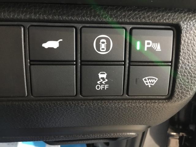 ヴェゼル ｅ：ＨＥＶＺ　メモリーナビ　ドラレコ　ＥＴＣ　リアカメラ　スマートキー＆プッシュスタート　ダブルエアコン　サイドＳＲＳ　イモビ　地デジ　Ｂカメ　キーレスエントリー　Ｃソナー　ＵＳＢポート　ＰＳ　ＬＥＤライト　ＡＡＣ（31枚目）