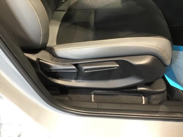 �蓮�̃��o�[���g���āA�w������̊p�x��ς��邱�Ƃ��ł��܂��B