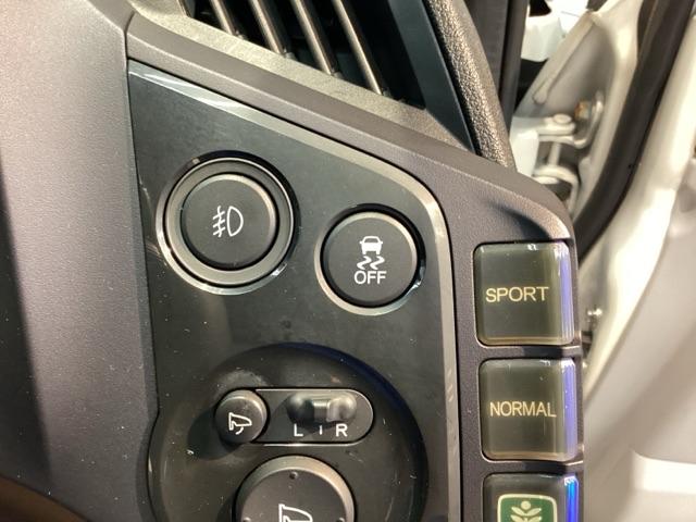 α　純正ＨＤＤナビ　リアカメラ　ＥＴＣ　スマキ－　運転席助手席エアバッグ　イモビライザー　記録簿　運転席エアバック　キーレスエントリー　衝突安全ボディ　ＡＣ　ＡＵＴＯライト　パワーウインドウ　ＡＢＳ（画像19）