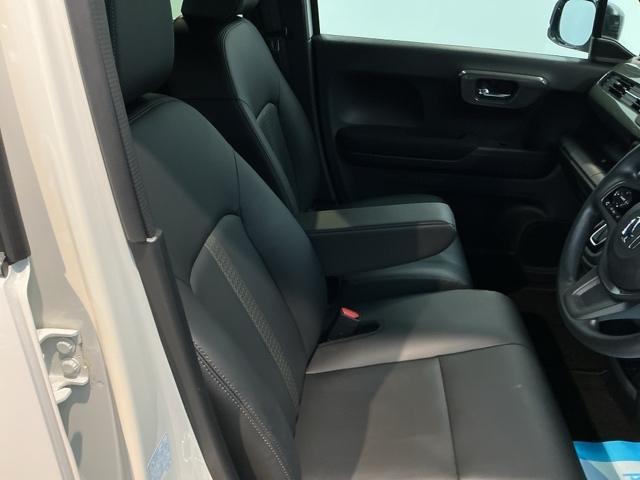 Ｌ　試乗車　メモリーナビ　ＥＴＣ　ドラレコ　リアカメラ　ＢＴ接続　サイドエアバック　フルセグテレビ　ＡＣＣ　横滑り防止　リヤカメラ　車線逸脱警報　シートヒータ　コーナーセンサー　ＵＳＢ　ＬＥＤヘッドライト（画像14）