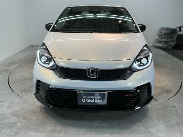 ＲＳ　試乗車　ＥＴＣ　リアカメラ　ドラレコ　衝突安全ボディ　カーテンエアバック　前後ソナー　ＬＥＤヘッドランプ　オートライト　電格ミラー　ＡＢＳ　バックモニター　横滑防止装置　レーダークルーズ　エアコン（画像4）