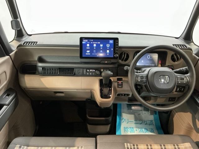 ベースグレード　試乗車　メモリーナビ　ＥＴＣ　ドラレコ　リアカメラ　両側ＰＳＤ　運転席シートヒーター　衝突被害軽減ブレーキ　整備記録簿　スマ－トキ－　エアコン　ＤＶＤ再生　横滑り防止機能　Ｒカメラ　ＬＥＤ　キーレス（画像2）