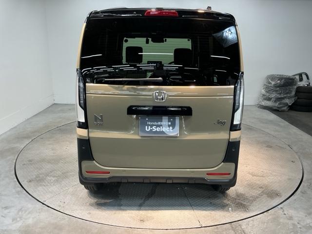 ベースグレード　試乗車　メモリーナビ　ＥＴＣ　ドラレコ　リアカメラ　両側ＰＳＤ　運転席シートヒーター　衝突被害軽減ブレーキ　整備記録簿　スマ－トキ－　エアコン　ＤＶＤ再生　横滑り防止機能　Ｒカメラ　ＬＥＤ　キーレス（画像7）