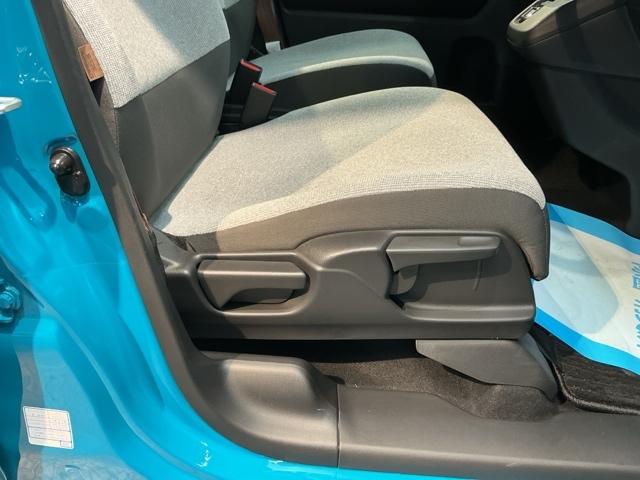 ｅ：Ｌ　試乗車　ドラレコ　リアカメラ　ＥＴＣ　アダプティブクルコン　コーナーセンサー　ＬＫＡＳ　ＢＴ　バックカメラ　フルセグＴＶ　ＬＥＤヘッドランプ　ドライブレコーダー　シートヒーター　オートライト　ＵＳＢ（画像16）