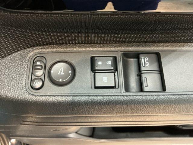 ファン　試乗車　リアカメラ　ＥＴＣ　純正ナビ　衝突被害軽減装置　ＬＫＡＳ　アダプティブクルーズＣ　電動格納式ミラー　Ｗエアバッグ　両側スライド　ＡＢＳ付き　記録簿　キーレス　パワーステ　Ｂｌｕｅｔｏｏｔｈ（画像12）