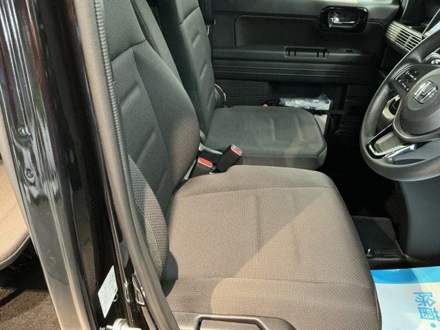 ファン　試乗車　リアカメラ　ＥＴＣ　純正ナビ　衝突被害軽減装置　ＬＫＡＳ　アダプティブクルーズＣ　電動格納式ミラー　Ｗエアバッグ　両側スライド　ＡＢＳ付き　記録簿　キーレス　パワーステ　Ｂｌｕｅｔｏｏｔｈ（画像14）