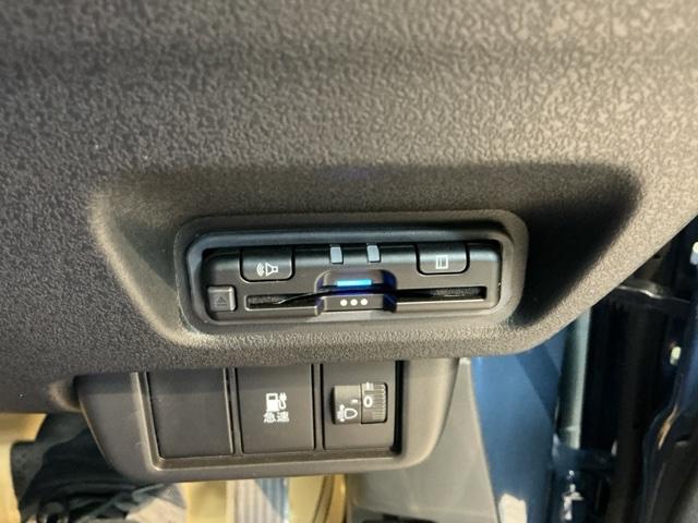 ｅ：Ｇ　試乗車　ディスプレイオーディオ　ＥＴＣ　ドラレコ　シートヒーター　電動格納ミラー　Ｂｌｕｅｔｏｏｔｈ　アダプティブクルーズコントロール　バックカメラ　ＬＥＤヘッドライト　パーキングセンサー（画像22）