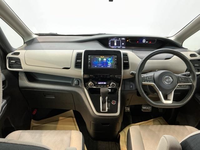 Nissan Serena V