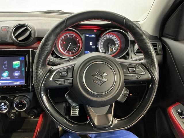 ベースグレード　メモリーナビ　リアカメラ　ＥＴＣ　軽減ブレーキ　ソナー　イモビ　ターボエンジン　横滑防止　ＢＬＵＥＴＯＯＴＨ　エアＢ　エアコン　サイドＳＲＳ　スマキー　パワーウィンドウ　ナビ・ＴＶ　キーフリーシステム（画像3）