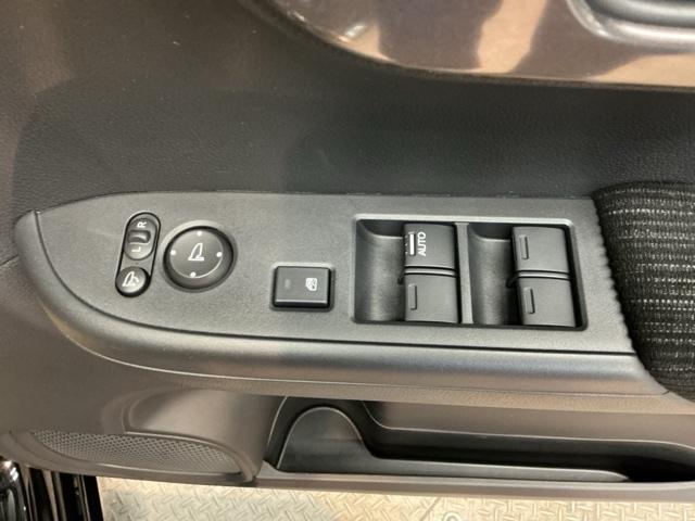 Ｌ・ターボホンダセンシング　ドラレコ　シートヒーター　ＥＴＣ　Ｗエアバック　衝突軽減ブレーキサポート　インテリキー　Ｒカメ　キーフリー　イモビライザー　記録簿　オートエアコン　サイドＳＲＳ　アダプティブクルーズコントロール（画像14）