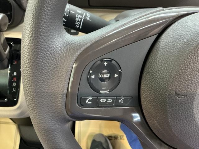 Ｇホンダセンシング　リアカメラ　純正ナビ　オートライト　ＥＴＣ　前後誤発進抑制機能　ベンチシ－ト　スマートキ　車線逸脱センサー　記録簿あり　ＡＵＴＯライト　衝突安全ボディ　横滑防止　ＬＥＤライト　フルオートエアコン（画像26）