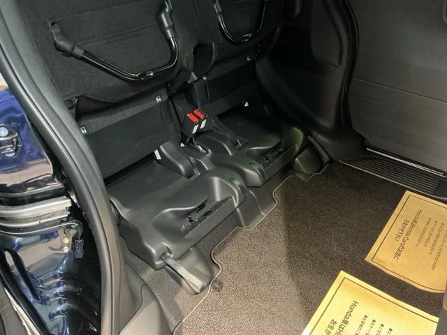 ベースグレード　ドラレコ　両側電動スライドドア　リアカメラ　ＥＴＣ　前後ソナー　衝突軽減ブレーキ　地デジ　Ｂｌｕｅｔｏｏｔｈ　レーダークルーズＣ　レーンキープ　ナビＴＶ　ＬＥＤライト　Ｂモニター　横滑防止装置　Ｓキー（画像17）