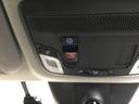 【SOSボタン】体調が悪くなったときや、事故に遭遇したとき、あおり運転にあっている時など、緊急時にボタンを押すと緊急サポートセンターにつながり、オペレーターが警察・救急への取次ぎを行います。