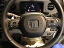 手になじむステアリングです。ステアリングの右側にはクルーズコントロール、左側がオーディオリモコンスイッチです。手元で操作できるので便利です。