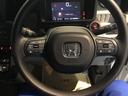 手になじむステアリングです。ステアリングの右側にはクルーズコントロール、左側がオーディオリモコンスイッチです。手元で操作できるので便利です。