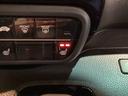 【シートヒーター】雨の日や冷えた車内でも、シートの座面をやさしく温め快適な運転をサポート。