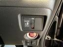 【助手席側パワースライドドア】です。リモコンや運転席のスイッチ操作で楽々自動開閉。