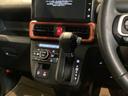 運転席周辺のスマートなレイアウトが、操作のしやすさを実現。快適なドライブをサポートします。