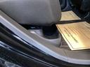 濡れた傘や置靴などをすっきりとしまえる大型のトレー。取り外して、手軽にお手入れもできます。