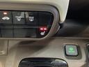 【eコンスイッチ】低燃費運転をサポートするECONモード。スイッチをONすると、エンジンやトランスミッション、A/Cなどを協調制御し、燃費の向上に貢献。エコドライブの効果を高めます。
