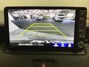 【リアカメラ】後方の距離感や障害物を、モニター越しにそっと教えてくれる機能です。見えにくい場所を確認できる安心感が、落ち着いたハンドル操作を支えます。