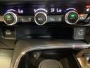 スマートフォンなどの充電に便利なUSBジャック。運転席からも助手席からも使いやすいです。