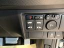 【両側パワースライドドア】です。リモコンや運転席のスイッチ操作で楽々自動開閉。