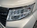 【LEDヘッドライト】点灯した瞬間のクリーンな白さが、今の車らしい清潔感を感じさせてくれます。明るさだけでなく、寿命や省エネ性能も優秀。長く乗る一台だからこそ、こだわわりたい方に最適です。