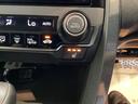 シートを素早く温め、寒い日の運転も快適。３段階で温度調節が可能です。