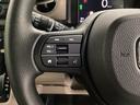 ステアリング左手側にオーディオ関連のコントロールスイッチを配置しています。操作時は視線を逸らすことなく運転に集中できます。