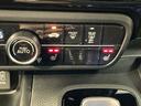 運転席と助手席には寒い時期に大活躍のシートヒーター付です。
