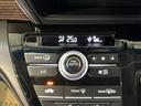 オートエアコンで、毎日のドライブを快適に。温度、風量を自動で調整し、理想的な車内環境を提供します。