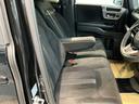 アームレストは、運転中の腕をしっかりと支えることで、疲労を大きく軽減してくれます。