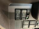 簡単操作で開け閉めラクラクの両側パワースライドドアです。