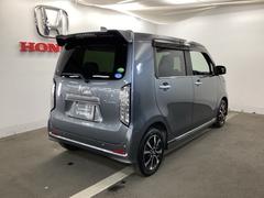 テールゲートスポイラーがスポーティさを強調します。 4