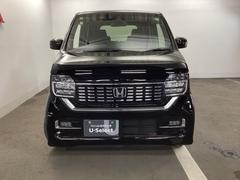 このフロントマスクは個性もいっぱい　人気の車です。 6
